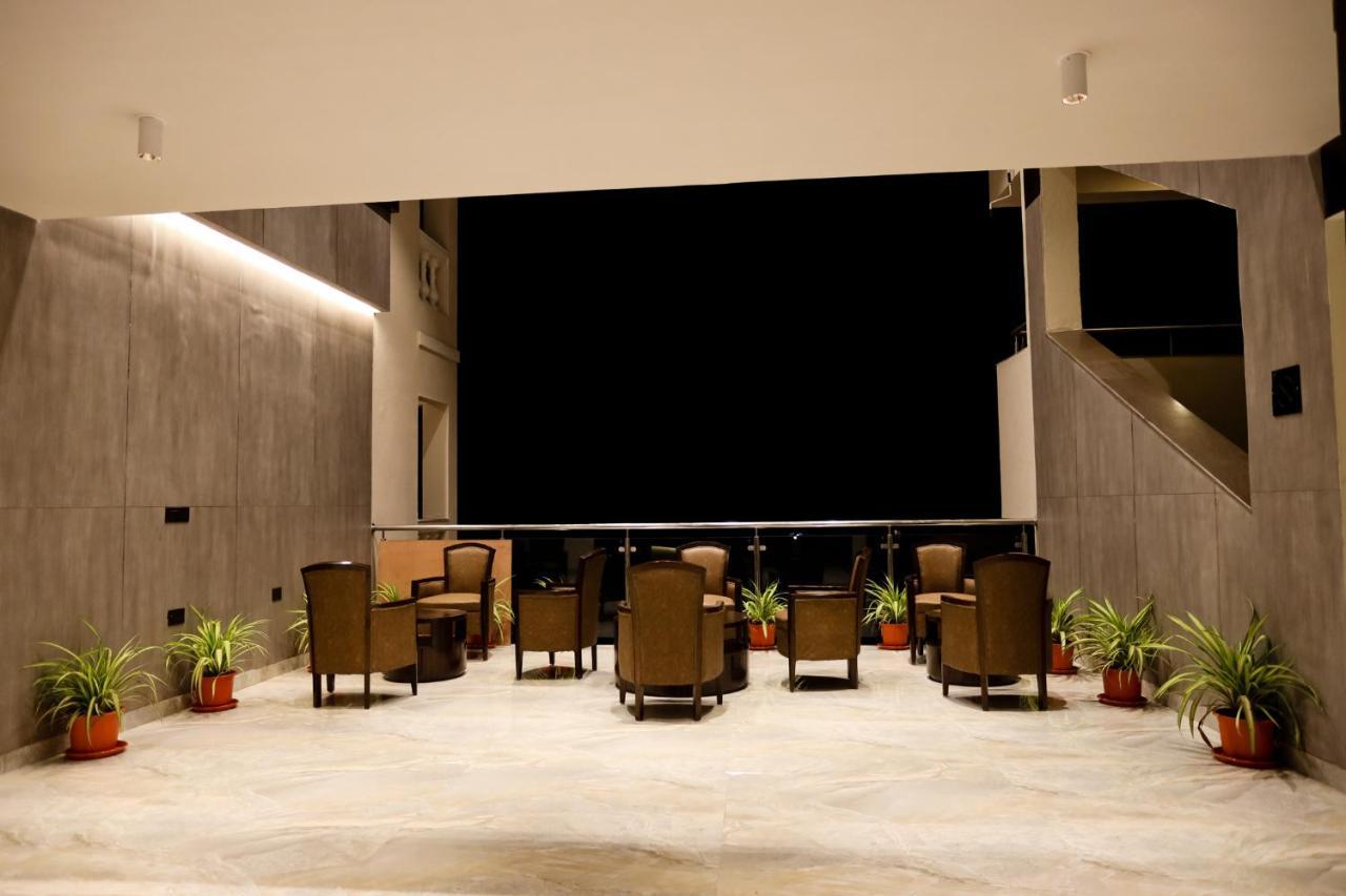 Calux Grand Baga - Formerly Amara Grand Exterior photo